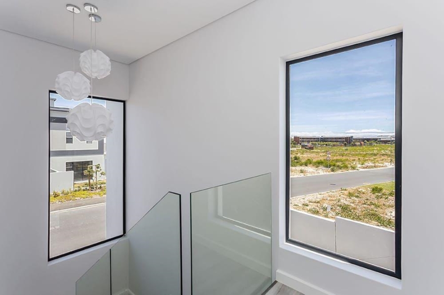 4 Bedroom Property for Sale in Sandown Western Cape